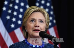 Bà Clinton chỉ trích FBI điều tra lại bê bối email