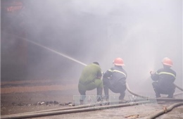 Thừa Thiên - Huế: Cháy lớn thiêu rụi cơ sở thu mua phế liệu