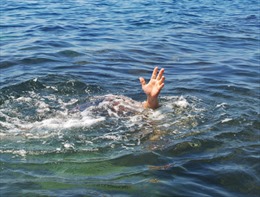 Đi bơi ở hồ trong làng đại học, một thanh niên tử vong