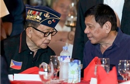 Cựu Tổng thống Philippines bất ngờ từ chức Đặc sứ của ông Duterte