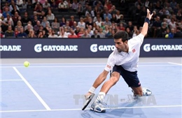 Novak Djokovic lại gặp khó