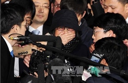 Tòa án ra lệnh bắt giữ người bạn "bí ẩn" của Tổng thống Hàn Quốc