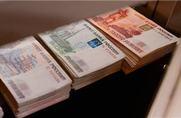 Nga biến đồng ruble thành "tiền tệ siêu lợi nhuận"
