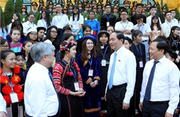 Cô gái Hà Nhì hai lần được gặp Chủ tịch nước