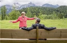 Tình cảm nồng hậu giữa ông Obama và bà Merkel