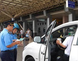 Bát nháo taxi tại sân bay Tân Sơn Nhất 