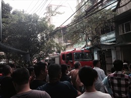 Dập tắt vụ cháy lớn tại đường Trần Khát Chân, Hà Nội