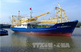 Thừa Thiên - Huế bàn giao tàu vỏ thép đầu tiên cho ngư dân