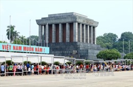 Lăng Chủ tịch Hồ Chí Minh mở lại từ ngày 6/12