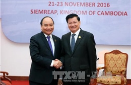 Thủ tướng Nguyễn Xuân Phúc hội kiến Thủ tướng Lào