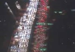 Hàng nghìn xe kẹt cứng trong ngày Lễ Tạ ơn tại Mỹ