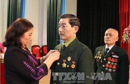 Trao Huân, Huy chương của Nhà nước Lào cho cán bộ, chuyên gia, quân tình nguyện 