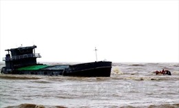 Bình Thuận khẩn trương tìm kiếm 1 thuyền viên rơi xuống biển