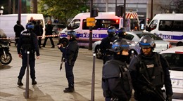 Pháp: Một tay súng bắt giữ 7 con tin ở Paris