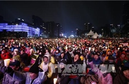 Hàng trăm nghìn người lại biểu tình phản đối Tổng thống Hàn Quốc
