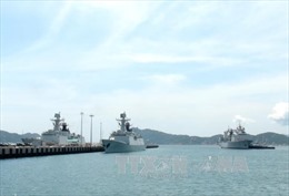 Hai tàu Hải quân Hàn Quốc cập Cảng Cam Ranh