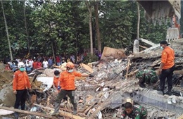 Thương vong trận động đất tại Indonesia tiếp tục tăng