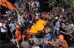 Số người thiệt mạng trong động đất Indonesia lên gần 100 người