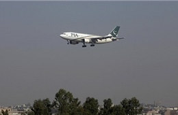 Máy bay Pakistan chở 47 người gặp nạn