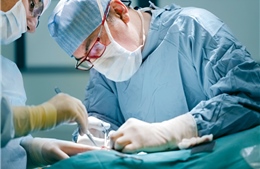 Phẫu thuật cắt khối u 1,2 kg tại vùng cổ 
