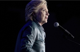 Phe Clinton ủng hộ tham vấn tình báo về sự can dự của Nga