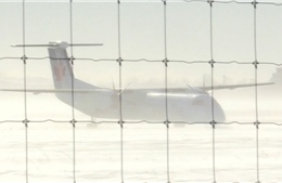 Máy bay của Air Canada trượt khỏi đường băng