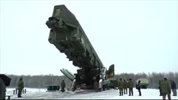 Bộ Quốc phòng Nga đưa tên lửa Yars vào bệ phóng