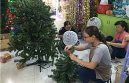 Nhộn nhịp thị trường Giáng sinh tại Thành phố Hồ Chí Minh