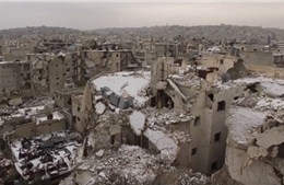Tuyết rơi trắng thành cổ Aleppo hoang tàn sau chiến tranh