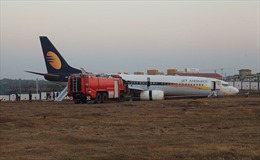 Máy bay chở khách Ấn Độ trượt đường băng
