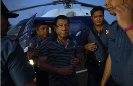 Ông Duterte nói sẽ bắt quan tham ném khỏi trực thăng ở lưng trời