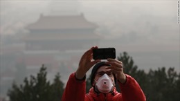 Xem mây khói độc ập tới, bao trùm Bắc Kinh 