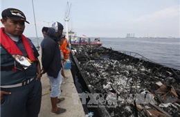 Cảnh sát Indonesia bắt thuyền trưởng phà du lịch bị cháy