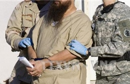 Sắp rời Nhà Trắng, ông Obama quyết chuyển tù nhân khỏi Guantanamo