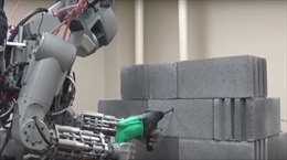 Nga chế tạo robot sơ tán người trong trường hợp khẩn cấp