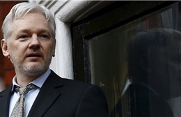 Nhà sáng lập WikiLeaks tố Tổng thống Obama nhắm vào gia đình ông