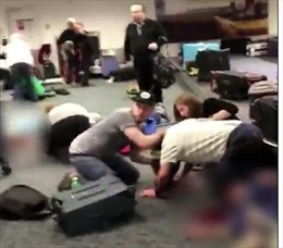 Hành khách hoảng loạn tại hiện trường vụ xả súng sân bay Florida