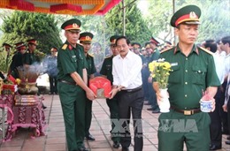 Truy điệu, an táng 16 hài cốt liệt sĩ Việt Nam hy sinh tại Lào