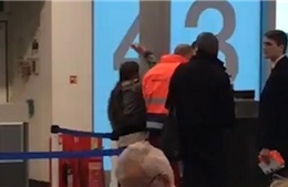 Khách thẳng tay tát nhân viên sân bay vì không kịp lên máy bay