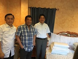 Tổng thống Philippines &#39;khoe&#39; phòng ngủ giản dị với Thủ tướng Abe