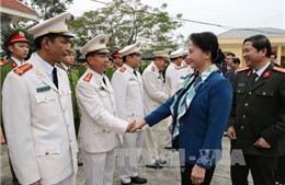 Chủ tịch Quốc hội chúc Tết quân và dân vùng biên giới Quảng Ninh 