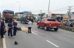 Ba thanh niên tử vong vì va vào xe tải khi đi xe máy sai làn với tốc độ cao