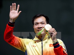 Xạ thủ Hoàng Xuân Vinh giành Cúp Chiến thắng 2016