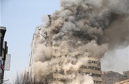 25 lính cứu hỏa thiệt mạng trong vụ sập nhà cao tầng ở Iran 