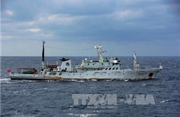 Tàu hải cảnh Trung Quốc lại &#39;lảng vảng&#39; quanh đảo tranh chấp với Nhật Bản