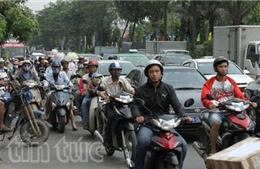Bến xe đông nghẹt người về quê đón Tết