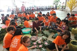 1.200 chiếc bánh chưng tặng người nghèo đón Tết