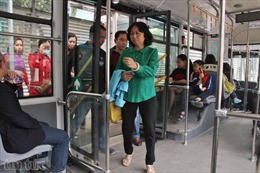 Trải nghiệm du Xuân bằng xe buýt nhanh BRT