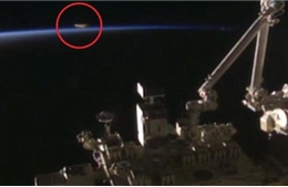 Ghi được cảnh UFO bay vọt qua trạm ISS?
