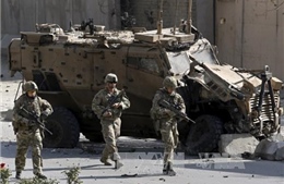 NATO dạy binh sĩ Iraq cách phá bom của IS   